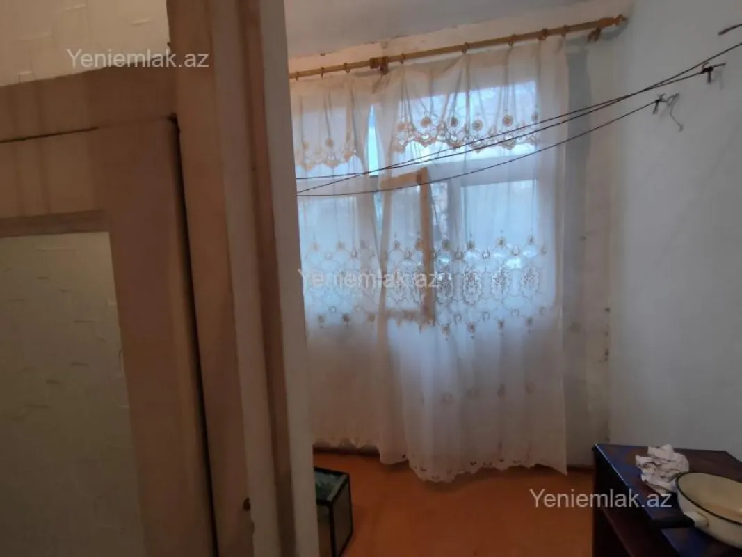 Satılır 3 otaqlı köhnə tikili 70 m²
