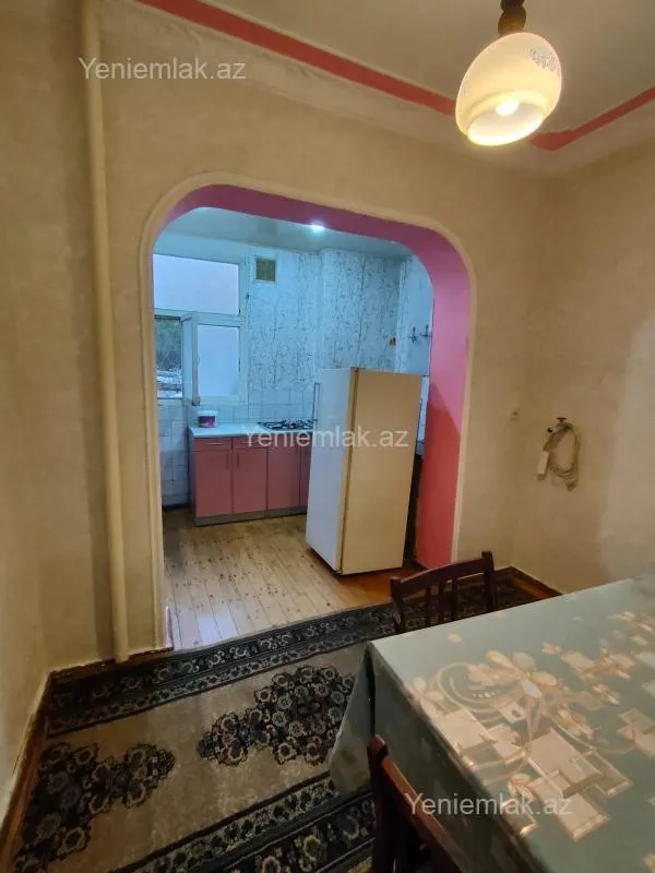 Satılır 3 otaqlı köhnə tikili 70 m²