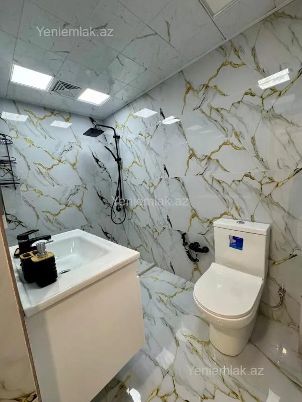 Satılır 2 otaqlı köhnə tikili 65 m²