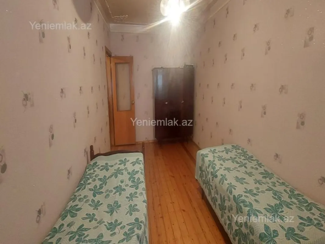 Satılır 5 otaqlı köhnə tikili 120 m²