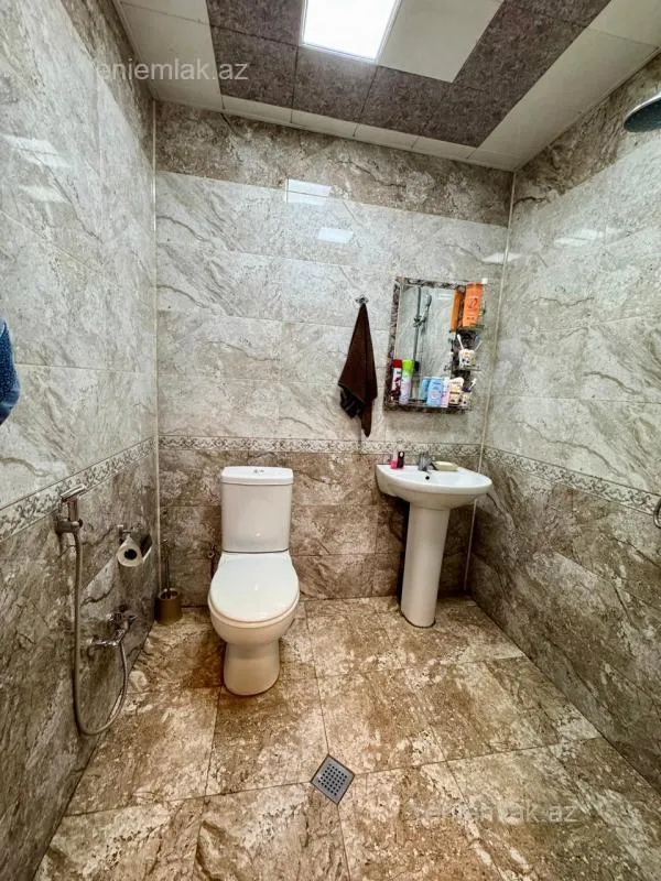 Satılır 2 otaqlı yeni tikili 76 m²