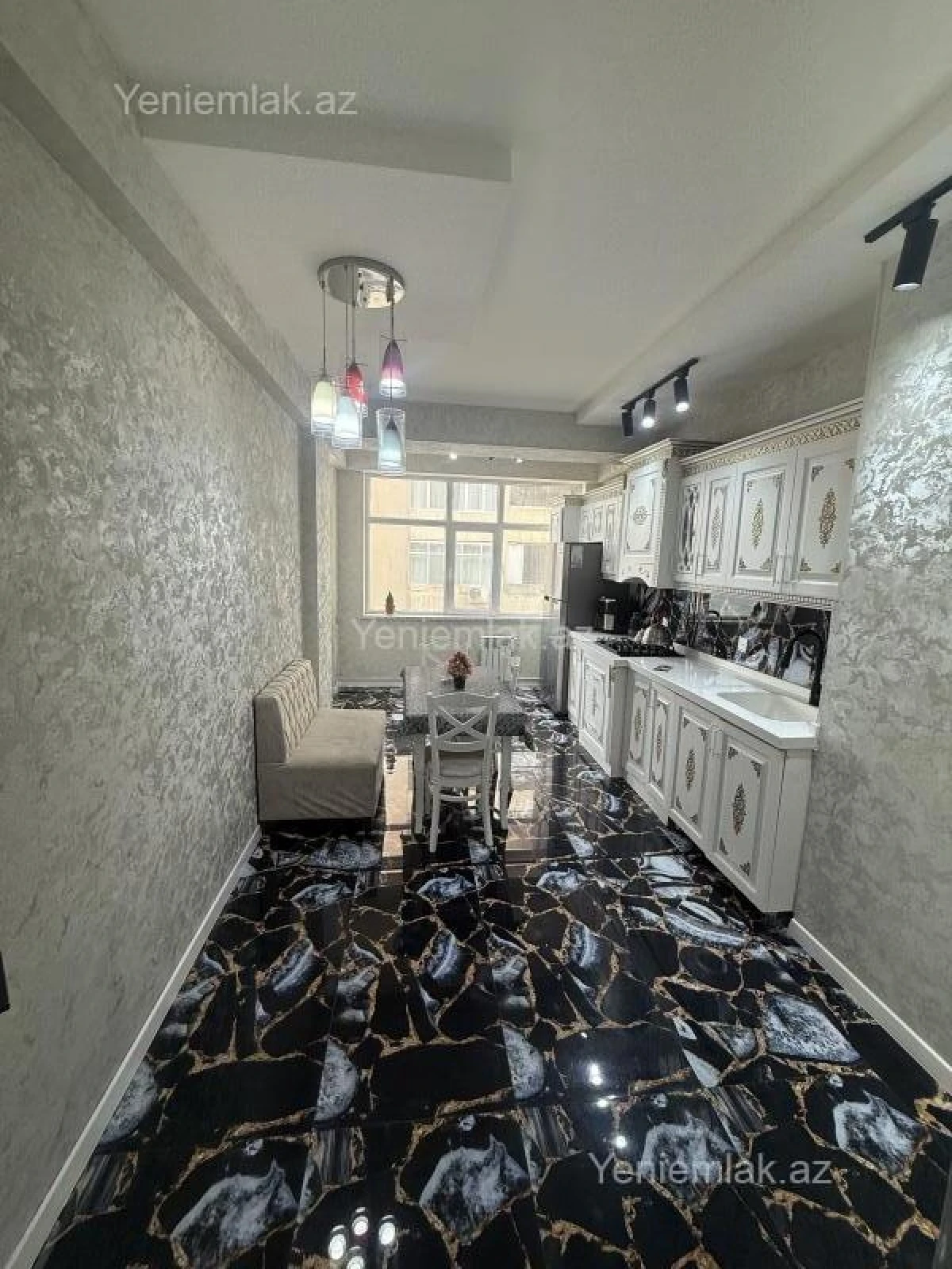 Satılır 4 otaqlı yeni tikili 165 m²