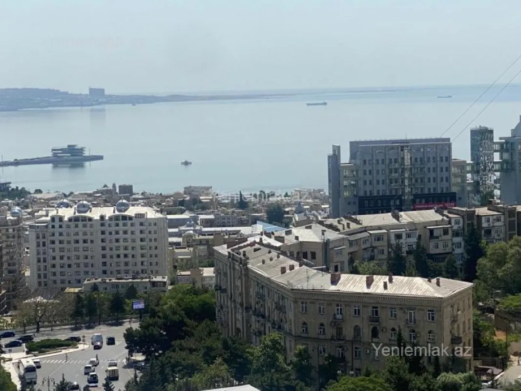 Satılır 4 otaqlı yeni tikili 185 m²