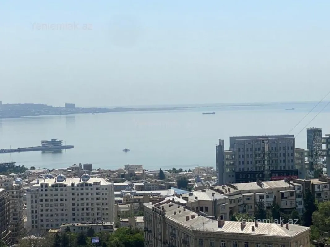 Satılır 4 otaqlı yeni tikili 185 m²