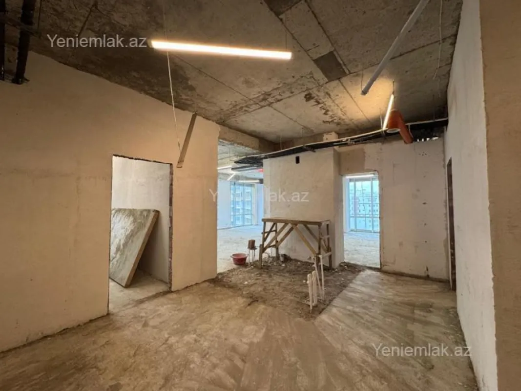 Satılır 4 otaqlı yeni tikili 185 m²