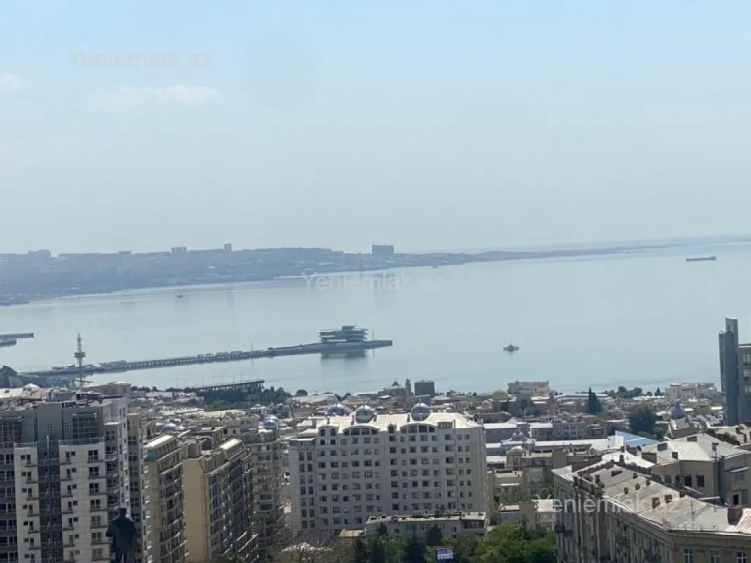 Satılır 4 otaqlı yeni tikili 185 m²