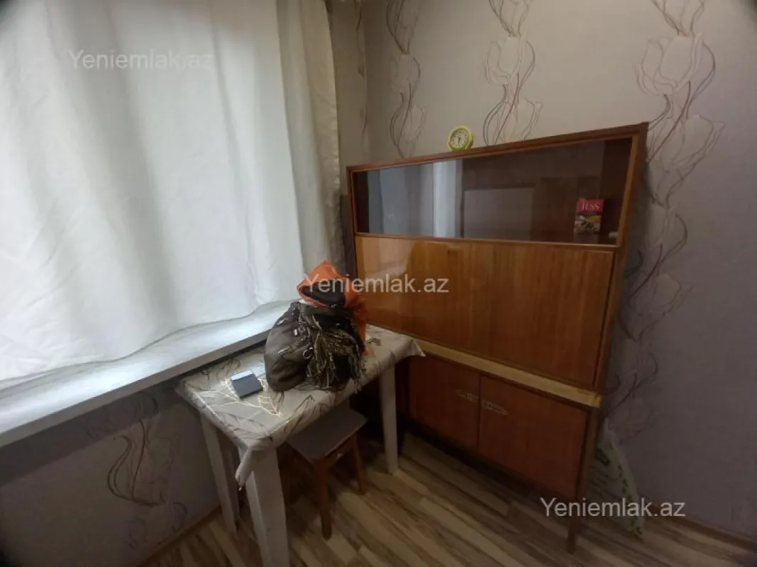 Satılır 1 otaqlı köhnə tikili 34 m²