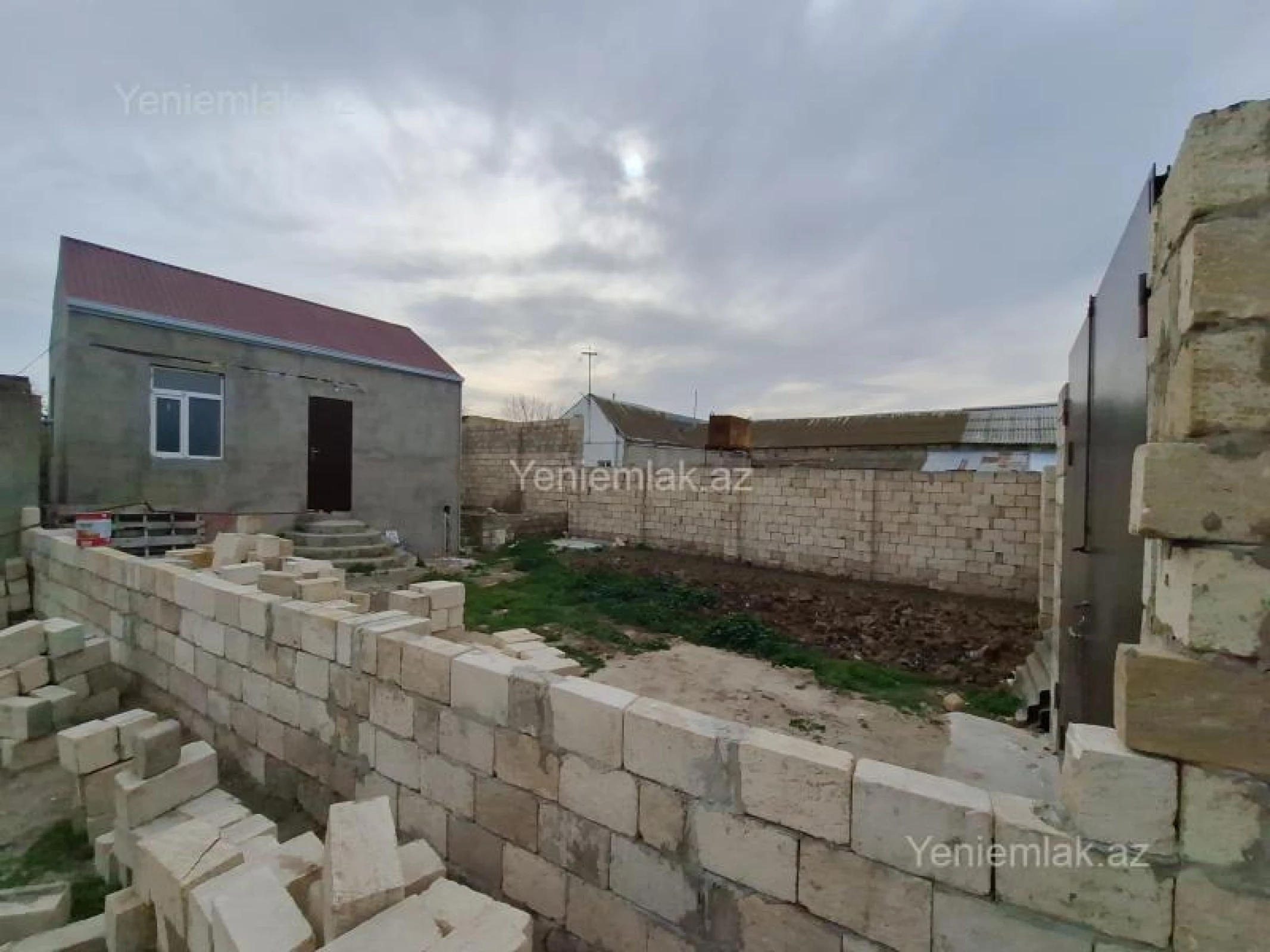 Satılır 2 otaqlı həyət evi 48 m²