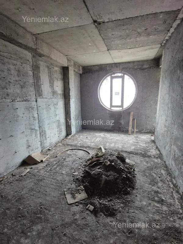 Satılır 3 otaqlı yeni tikili 130 m²