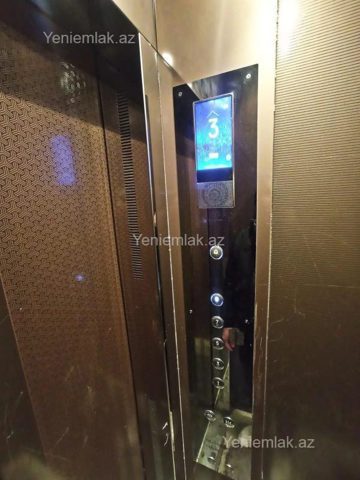 Satılır 2 otaqlı köhnə tikili 70 m²