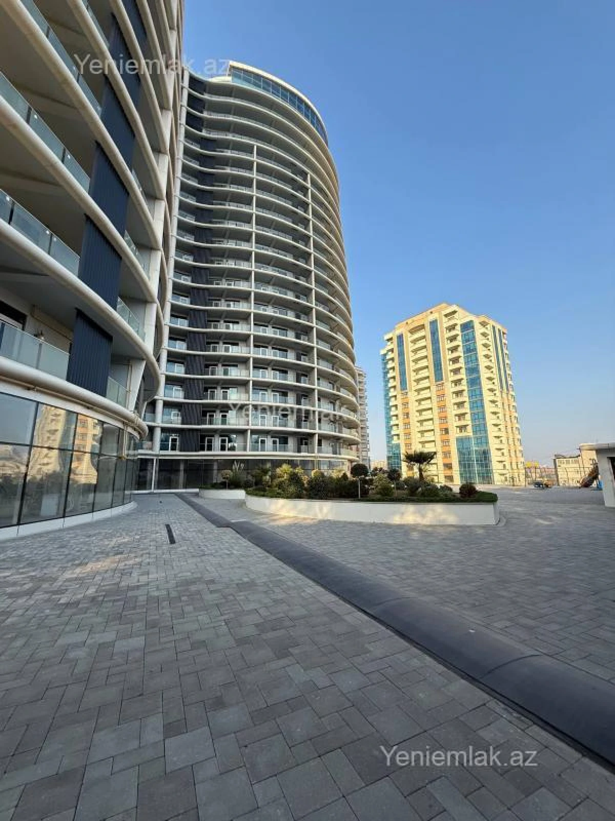 Satılır 2 otaqlı yeni tikili 102 m²