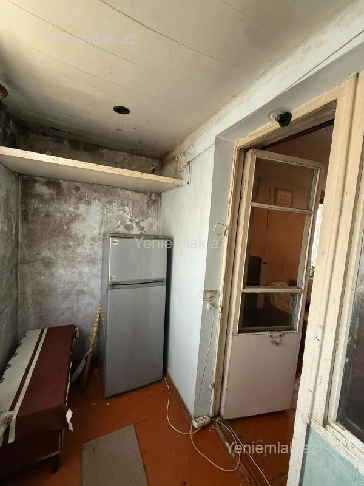 Satılır 2 otaqlı köhnə tikili 43 m²