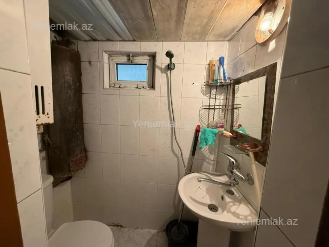 Satılır 2 otaqlı köhnə tikili 43 m²