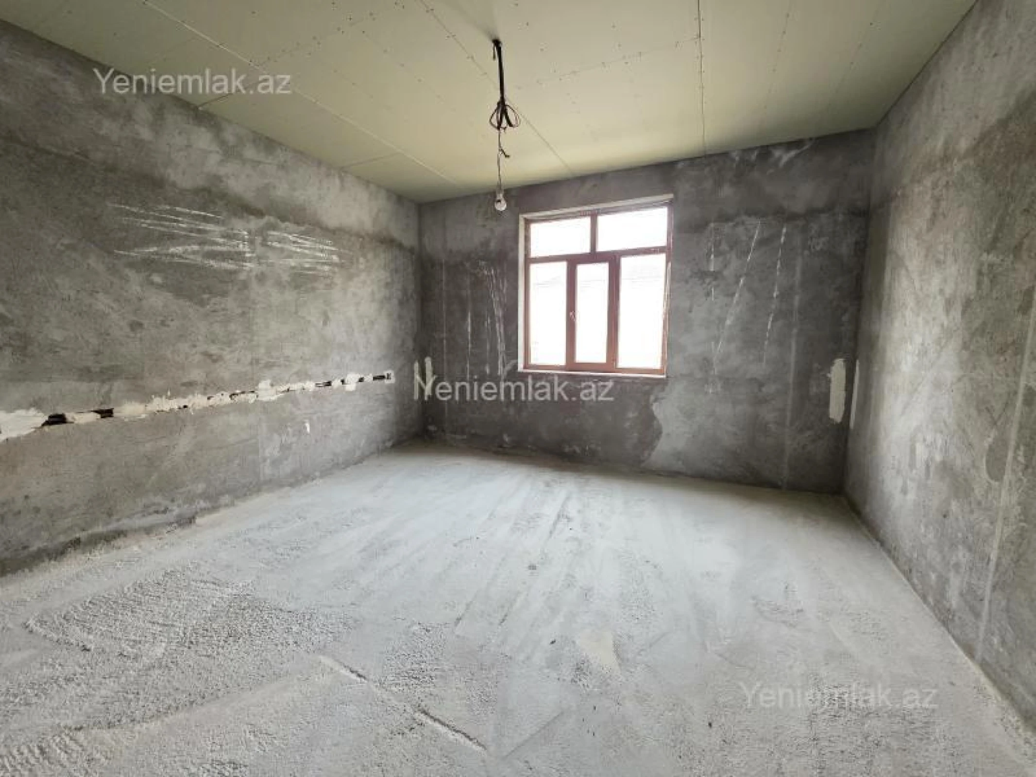 Satılır 8 otaqlı həyət evi 250 m²