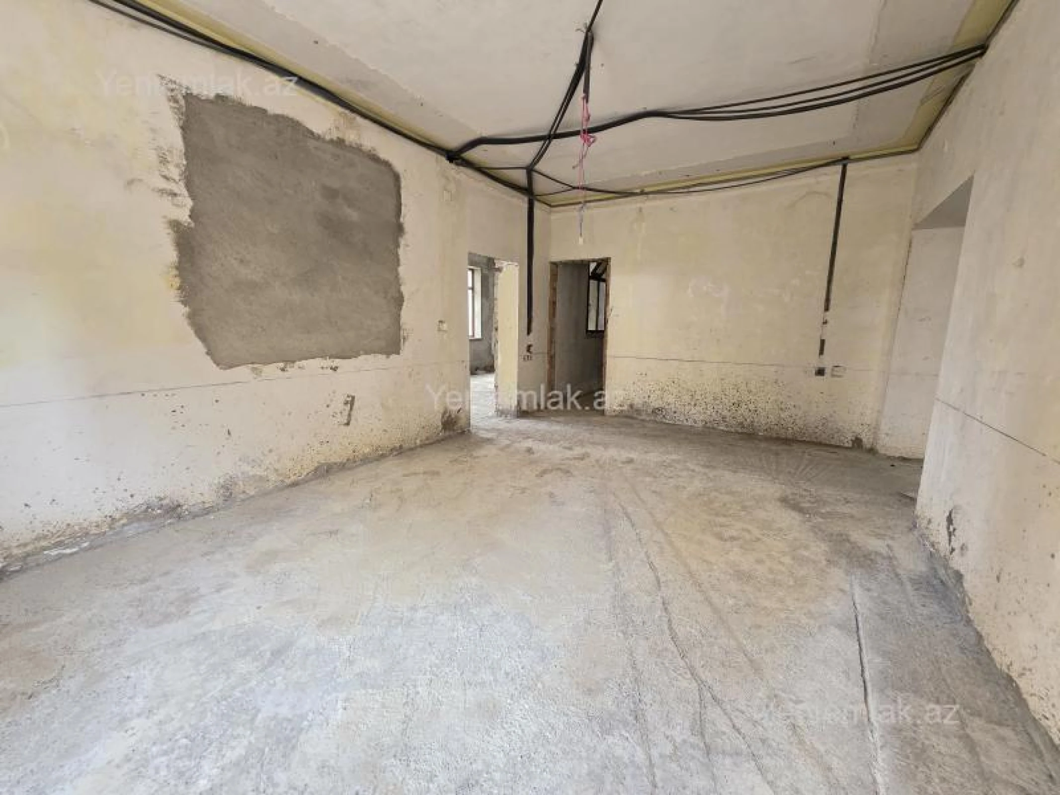 Satılır 8 otaqlı həyət evi 250 m²