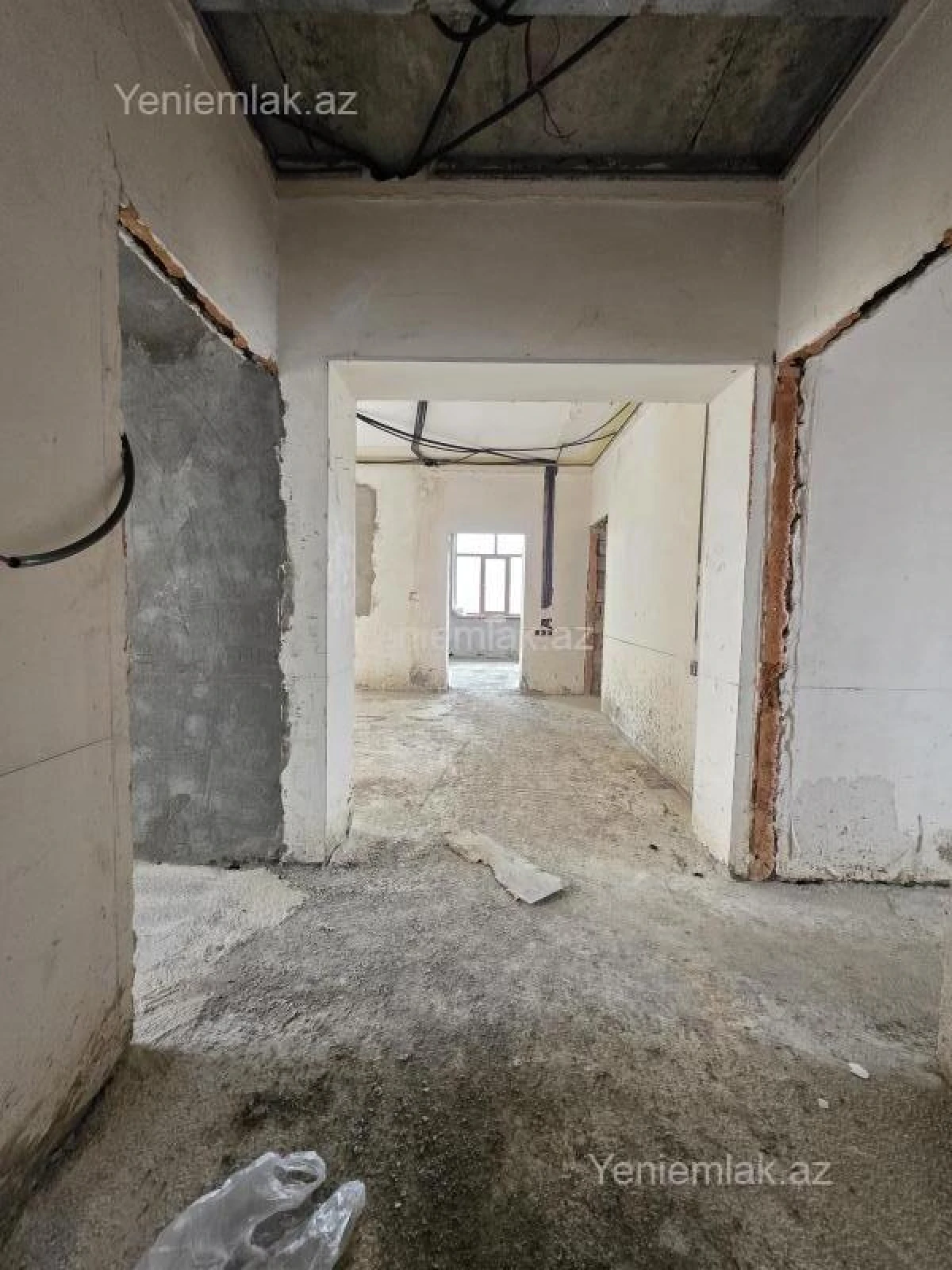 Satılır 8 otaqlı həyət evi 250 m²
