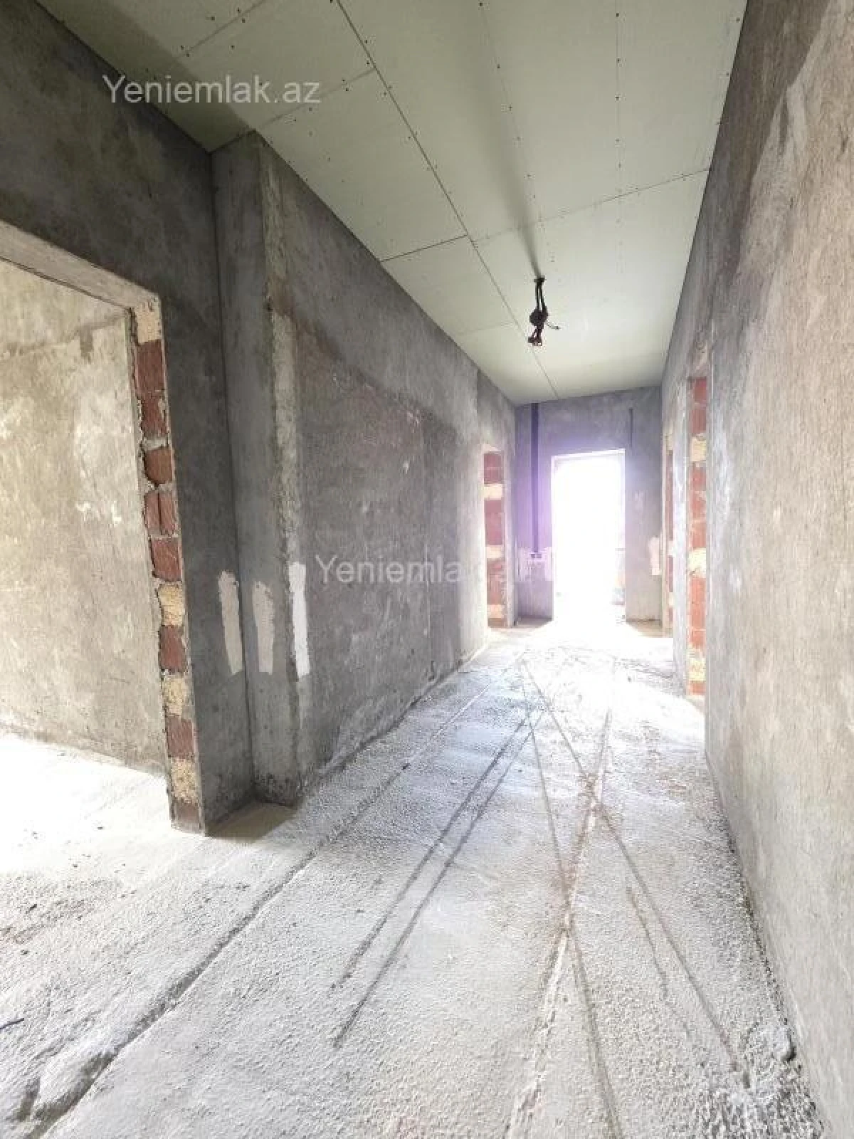 Satılır 8 otaqlı həyət evi 250 m²