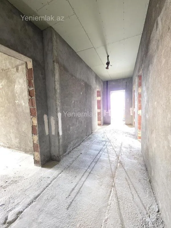 Satılır 8 otaqlı həyət evi 250 m²