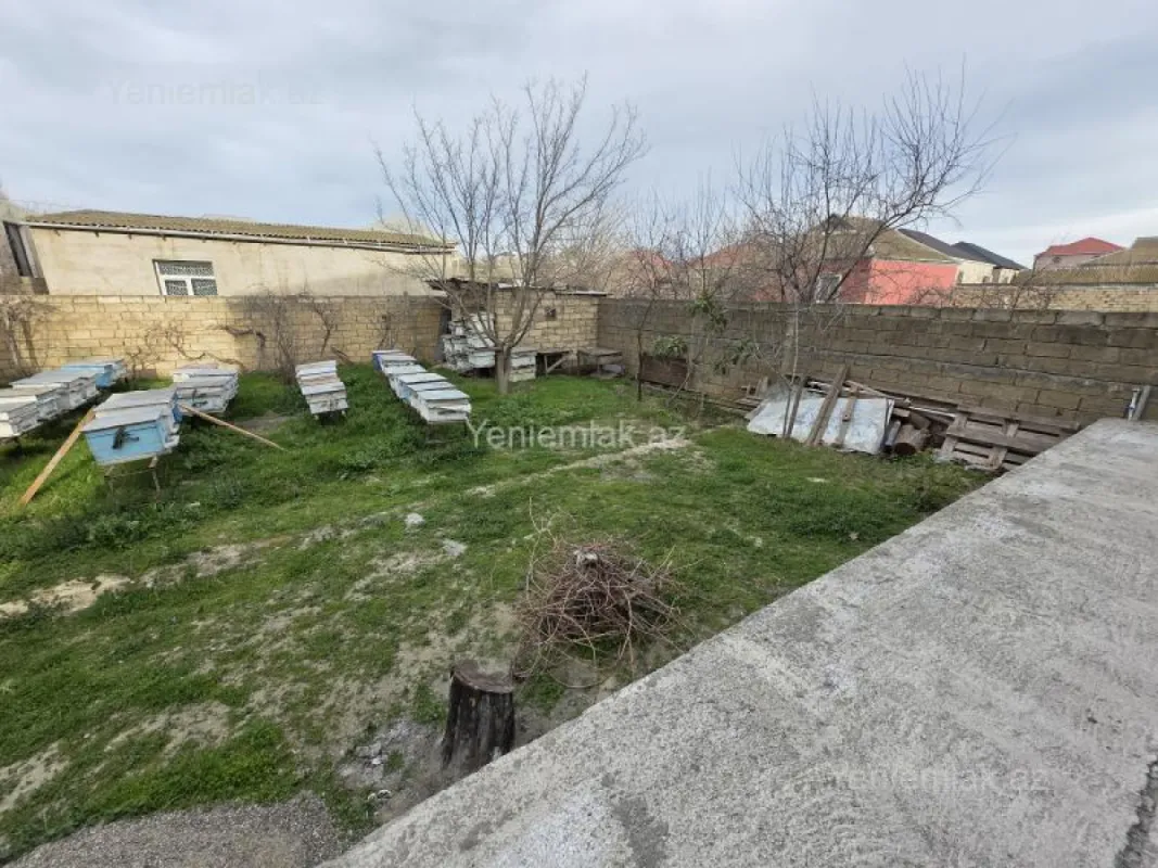 Satılır 8 otaqlı həyət evi 250 m²