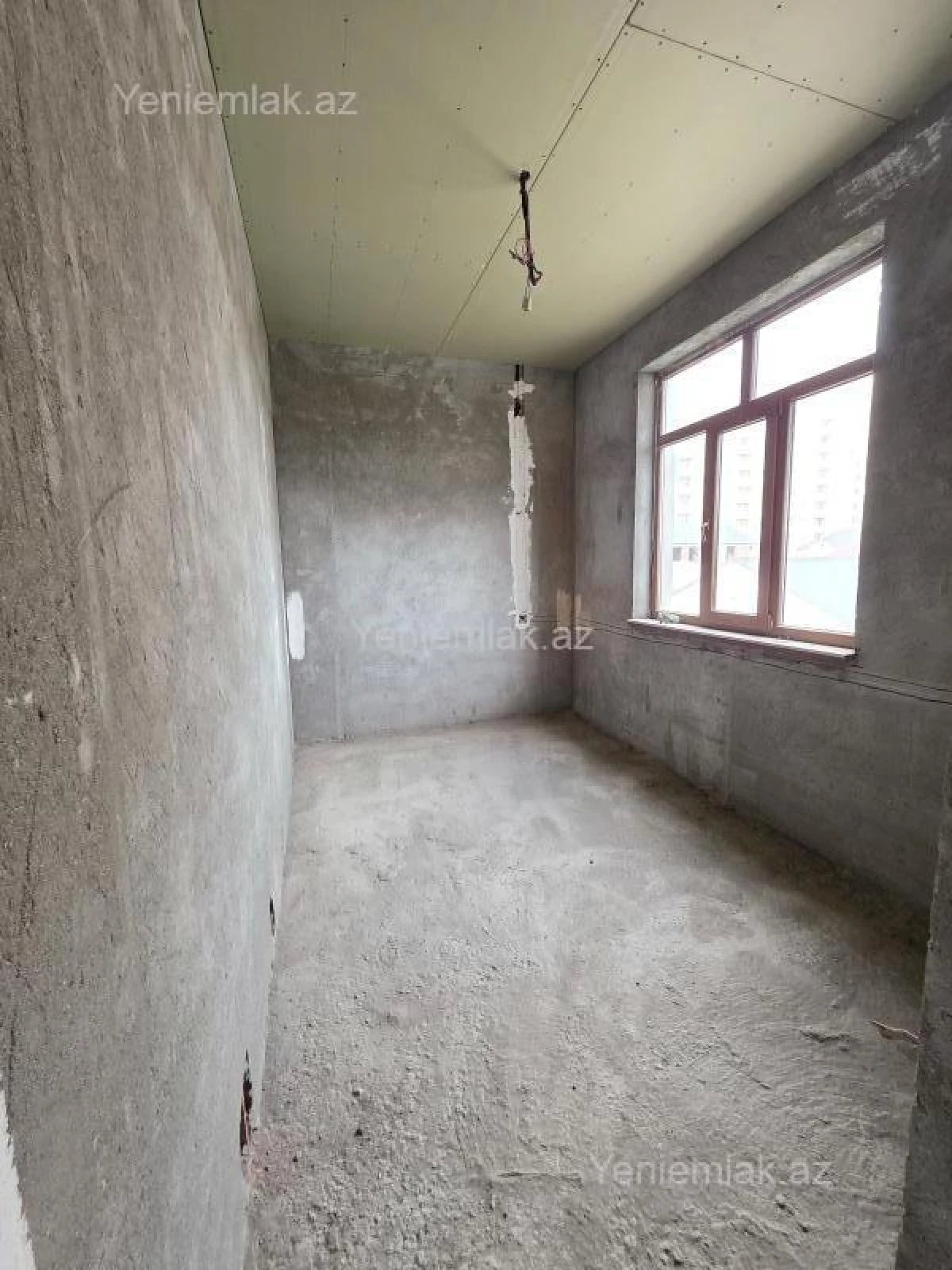 Satılır 8 otaqlı həyət evi 250 m²