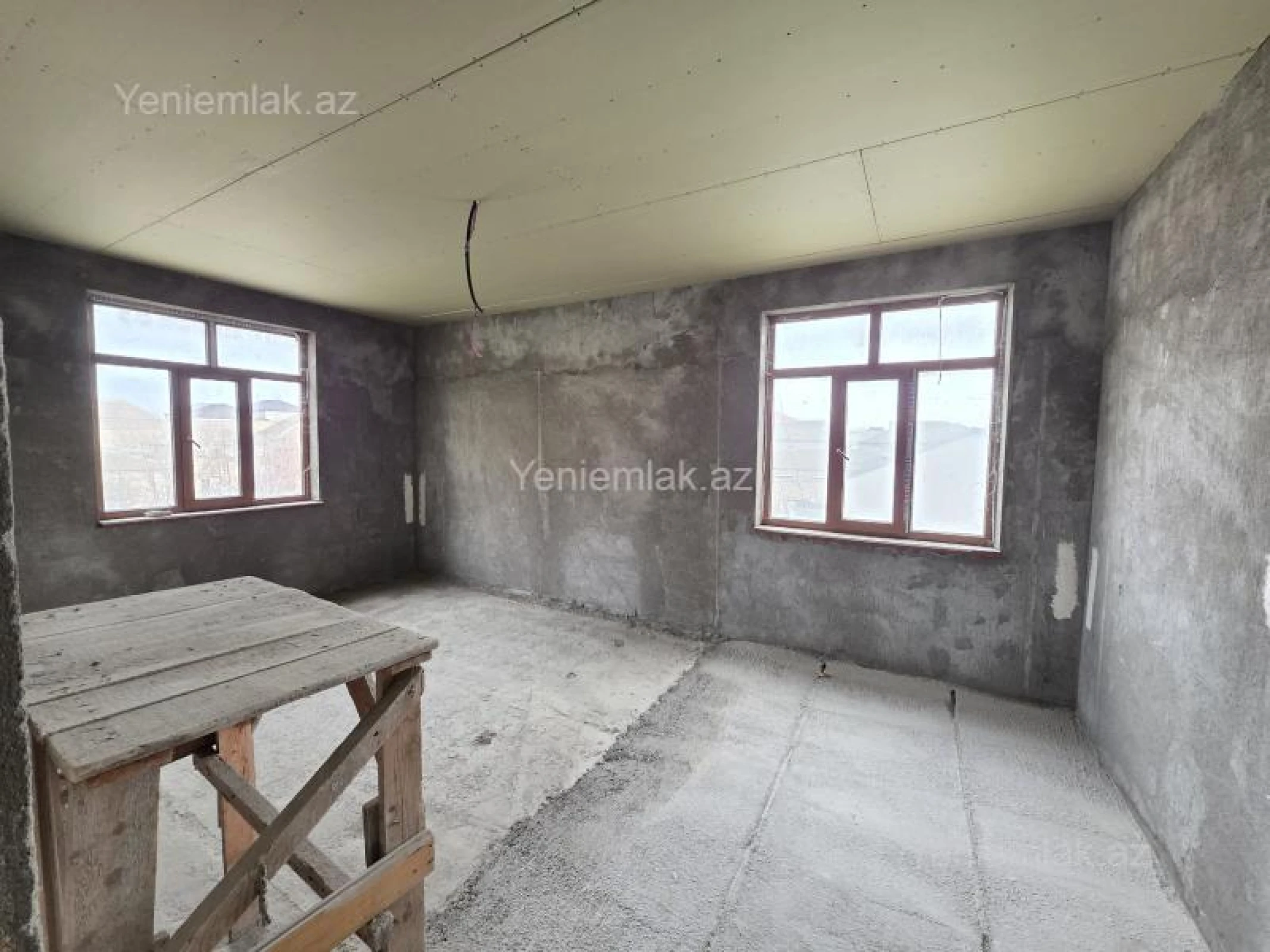 Satılır 8 otaqlı həyət evi 250 m²