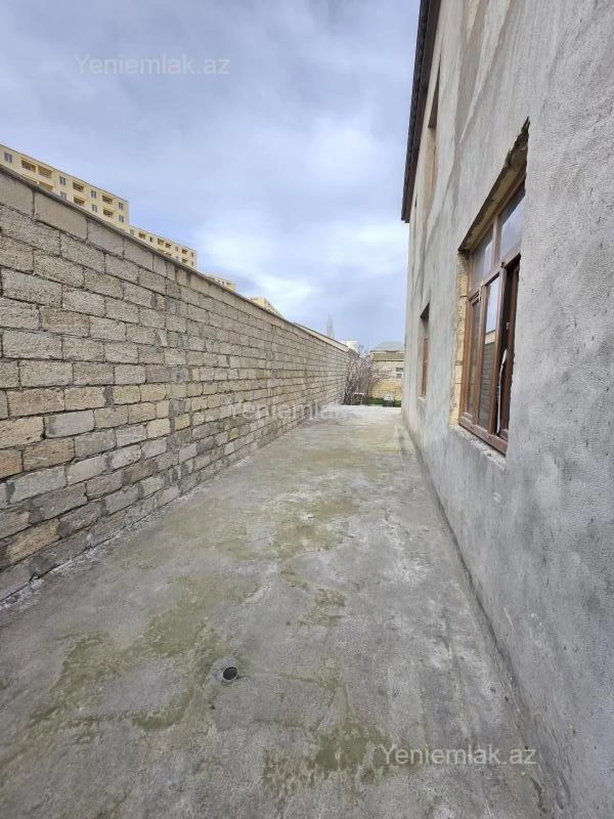 Satılır 8 otaqlı həyət evi 250 m²