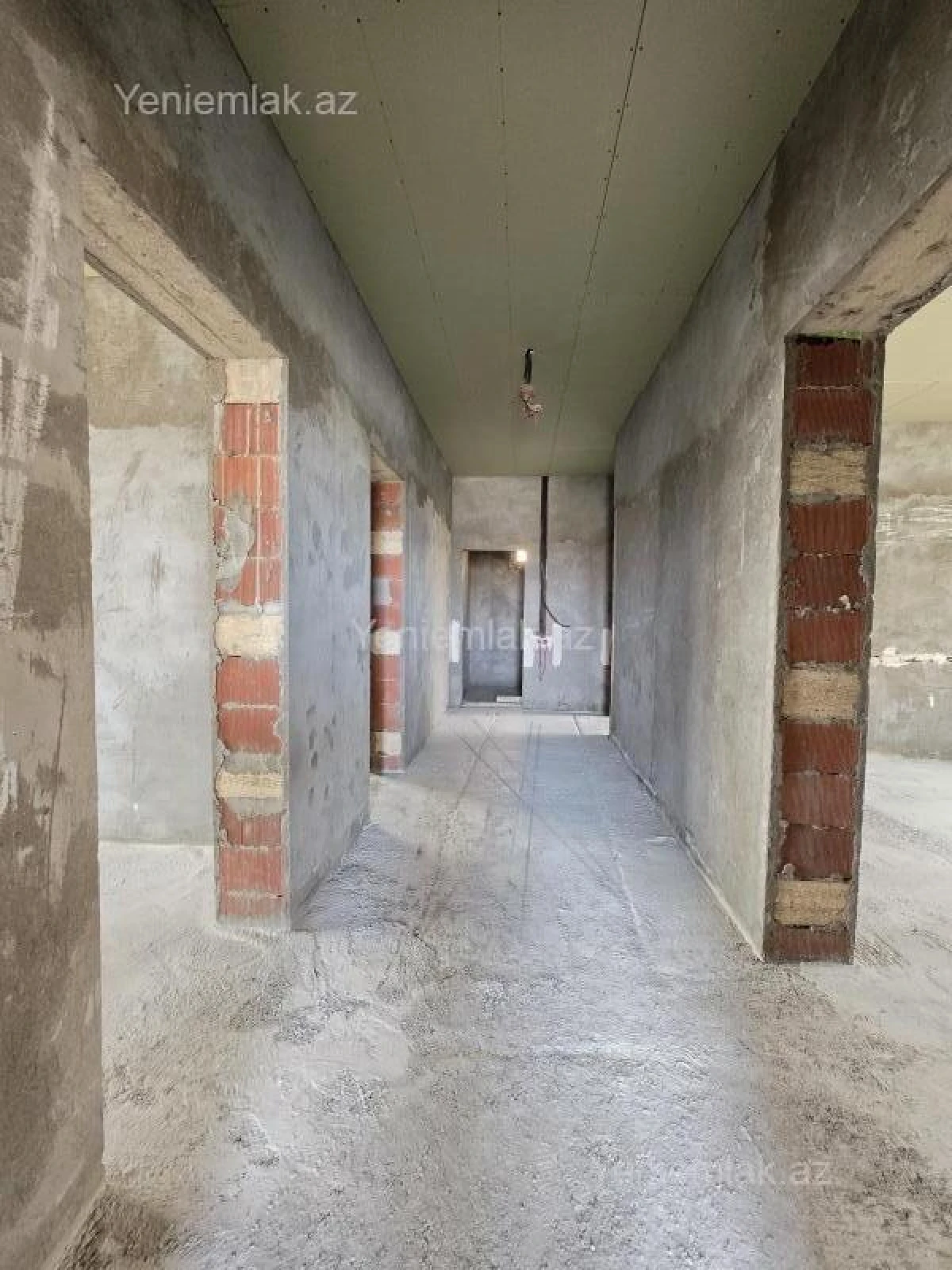 Satılır 8 otaqlı həyət evi 250 m²