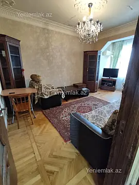 Satılır 2 otaqlı köhnə tikili 55 m²