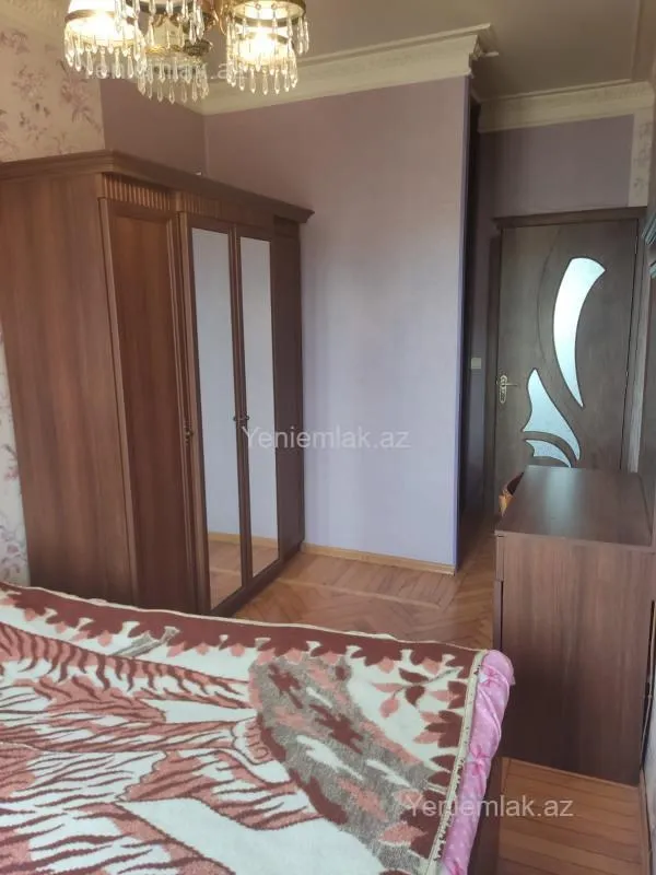 Satılır 2 otaqlı köhnə tikili 55 m²