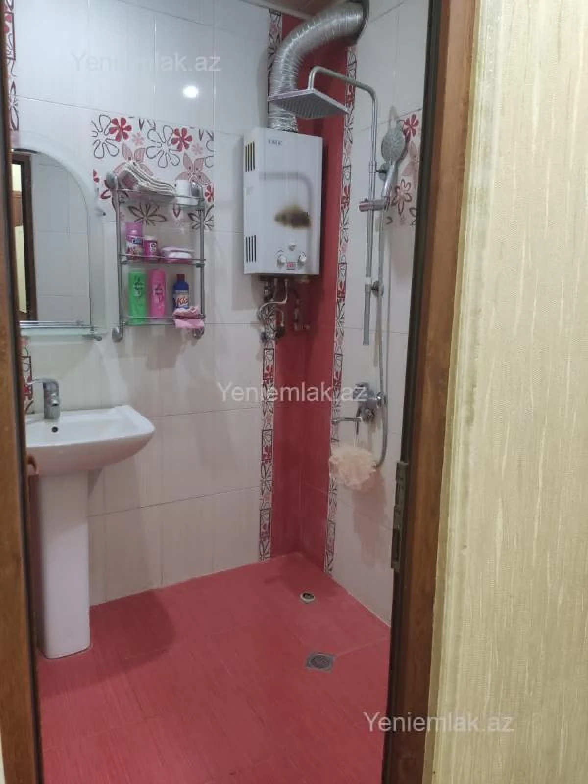 Satılır 2 otaqlı köhnə tikili 55 m²