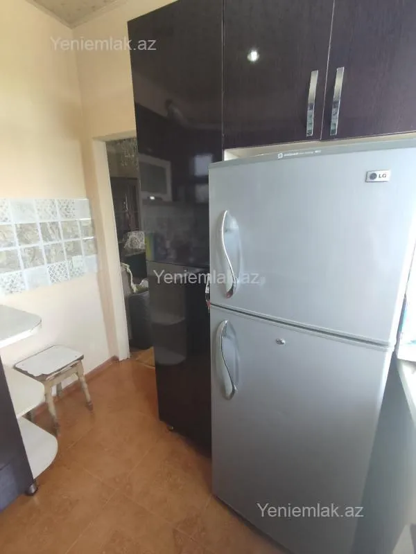 Satılır 2 otaqlı köhnə tikili 55 m²