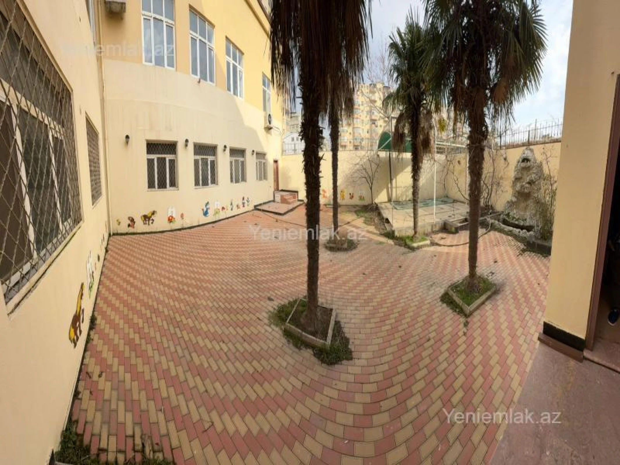 Satılır 15 otaqlı obyekt 600 m²