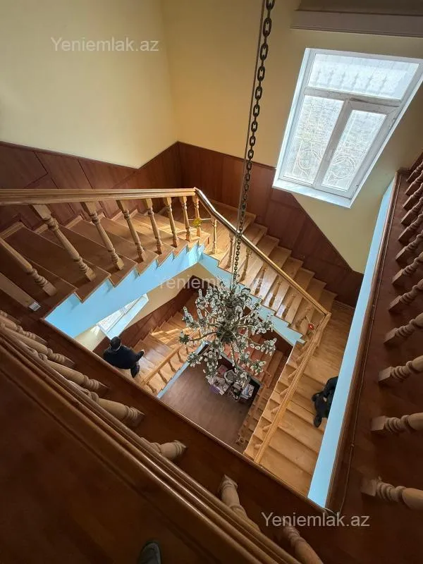 Satılır 15 otaqlı obyekt 600 m²