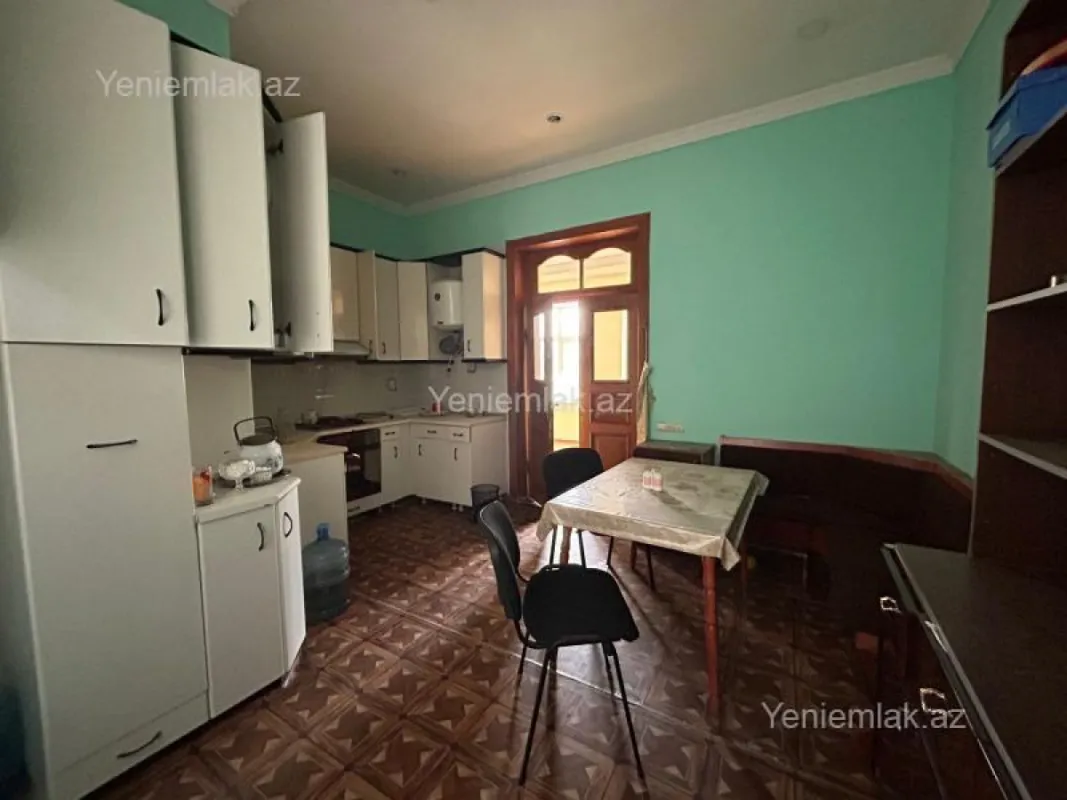 Satılır 15 otaqlı obyekt 600 m²