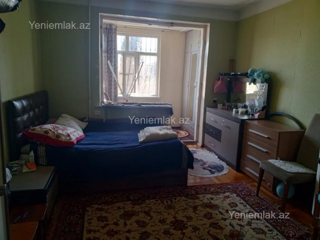 Satılır 3 otaqlı köhnə tikili 60 m²