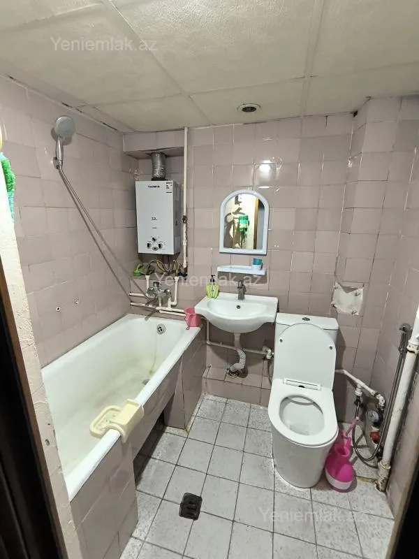 Satılır 3 otaqlı köhnə tikili 70 m²