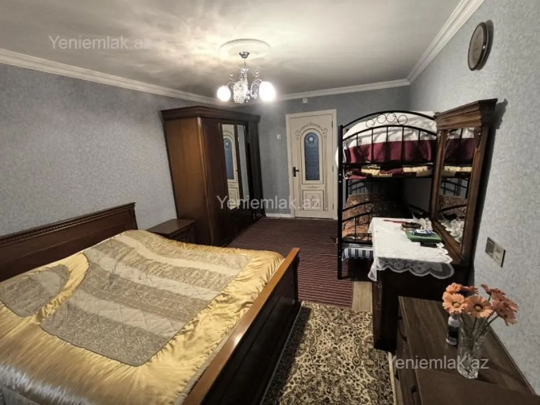 Satılır 3 otaqlı köhnə tikili 70 m²