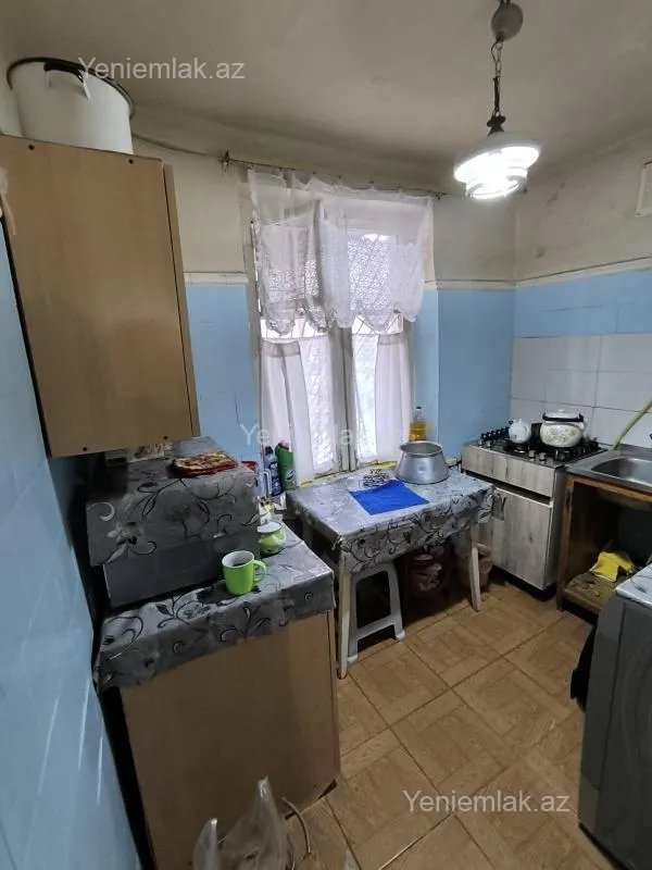 Satılır 3 otaqlı köhnə tikili 70 m²