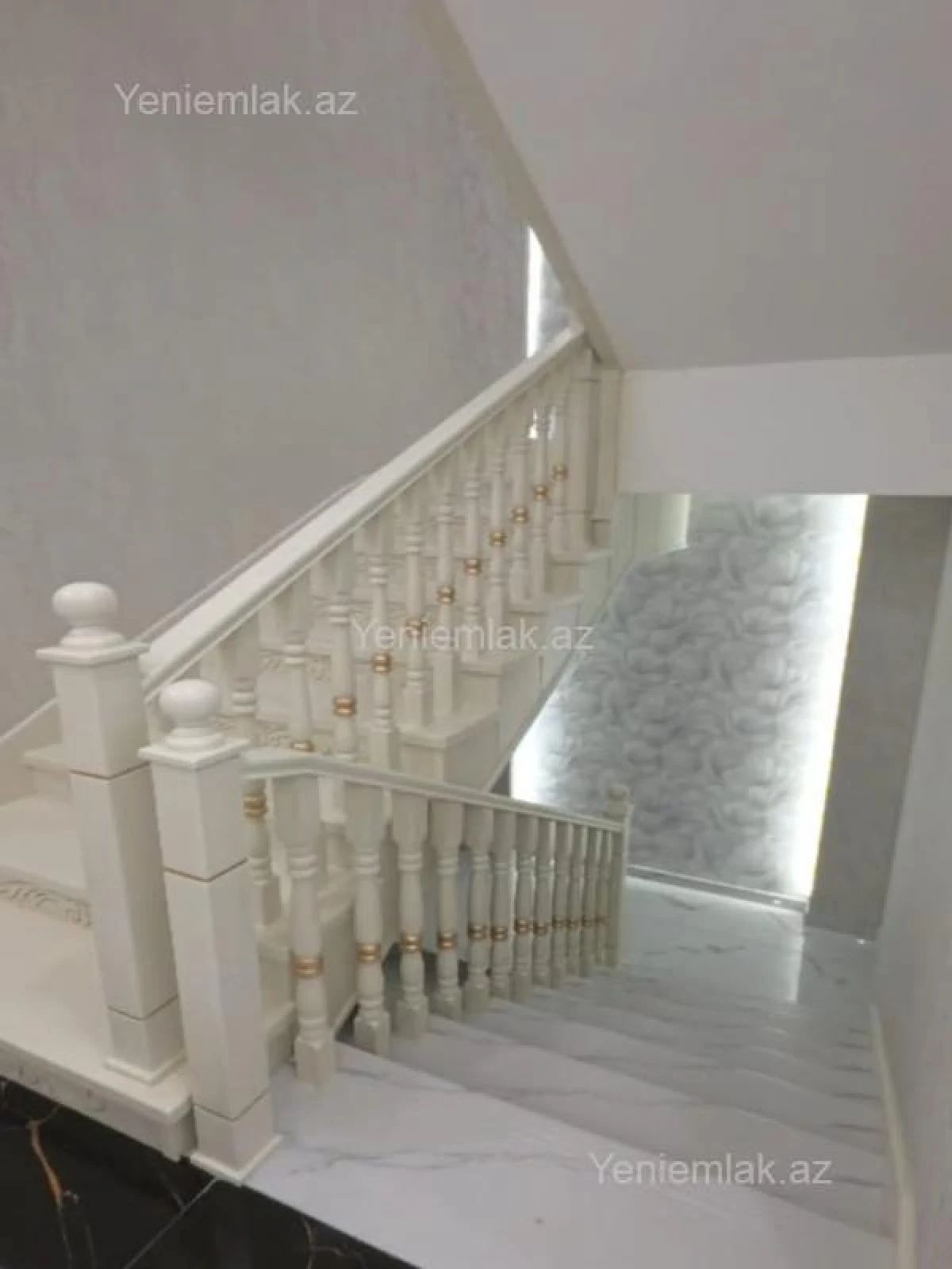 Satılır 6 otaqlı həyət evi 275 m²