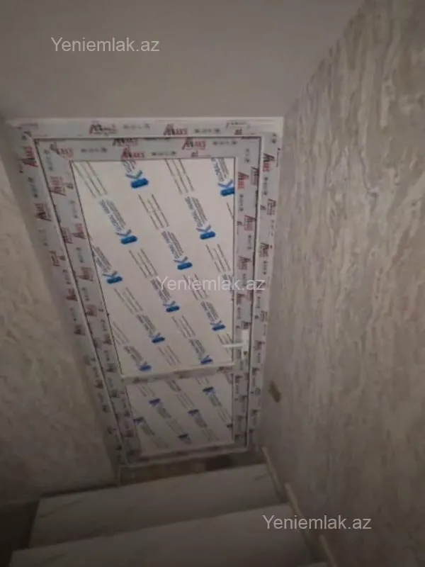 Satılır 6 otaqlı həyət evi 275 m²