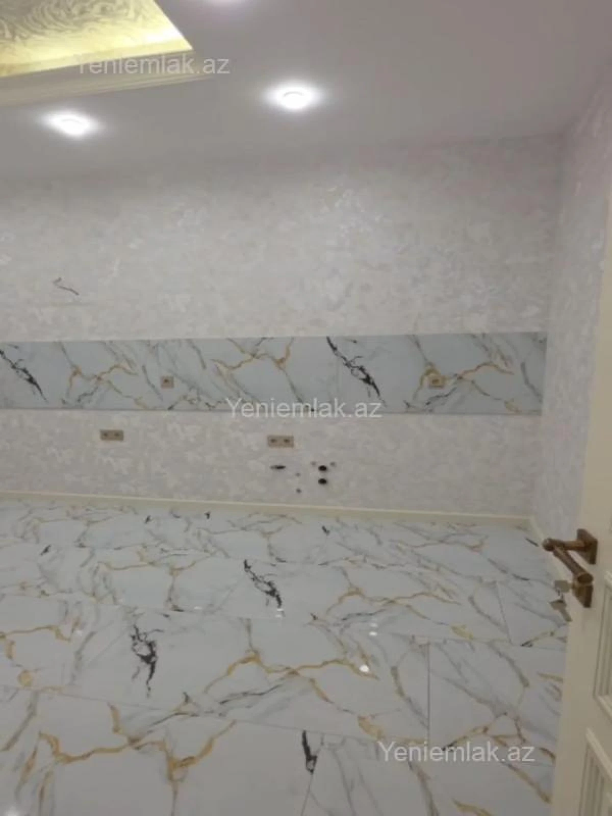 Satılır 6 otaqlı həyət evi 275 m²