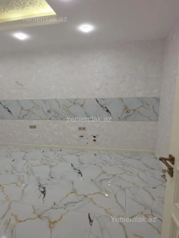 Satılır 6 otaqlı həyət evi 275 m²
