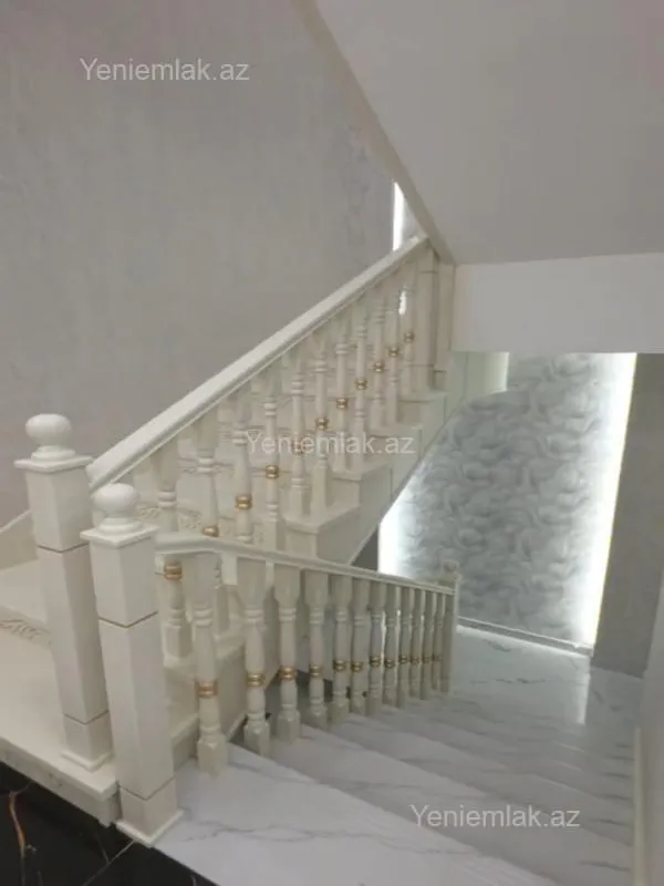 Satılır 6 otaqlı həyət evi 275 m²