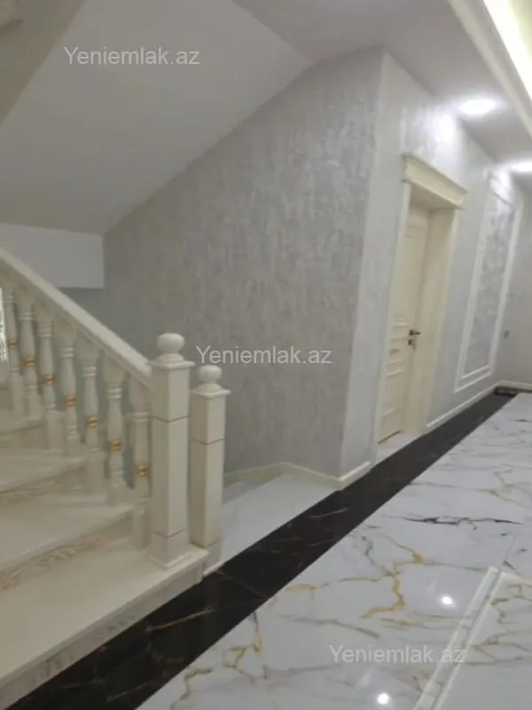 Satılır 6 otaqlı həyət evi 275 m²
