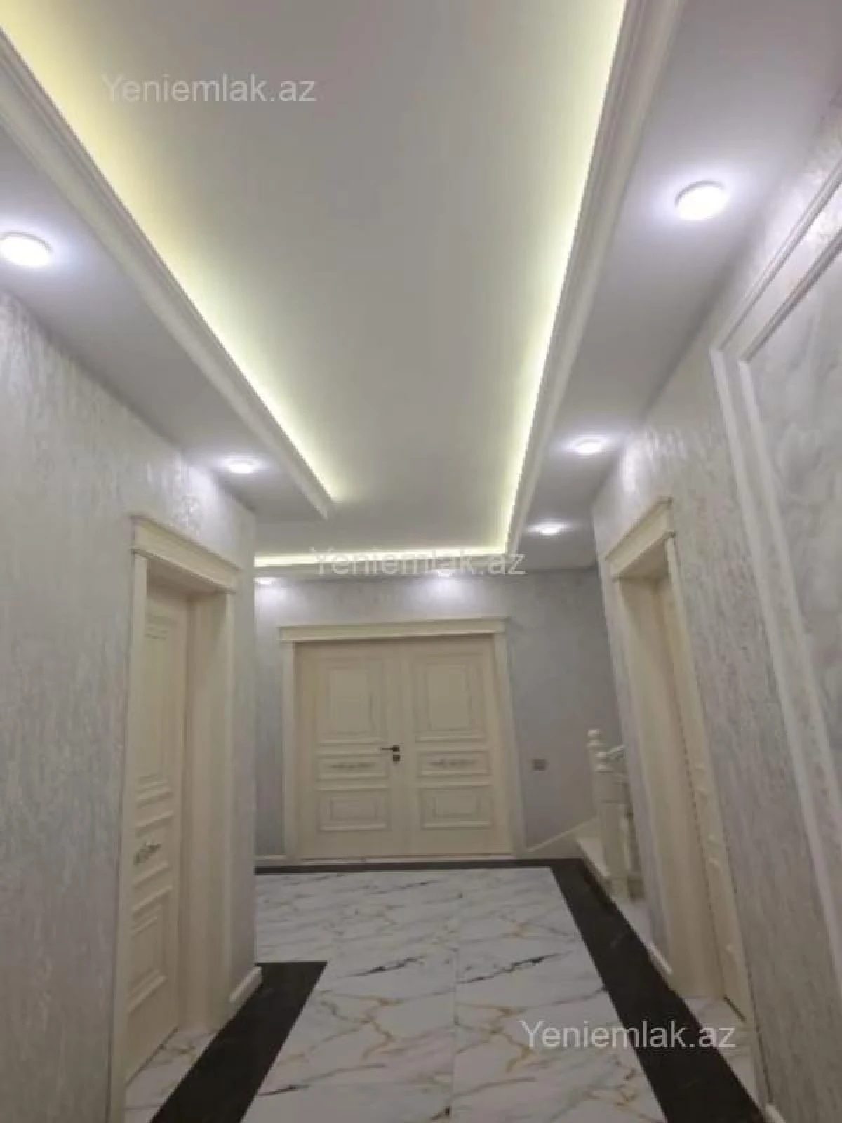 Satılır 6 otaqlı həyət evi 275 m²