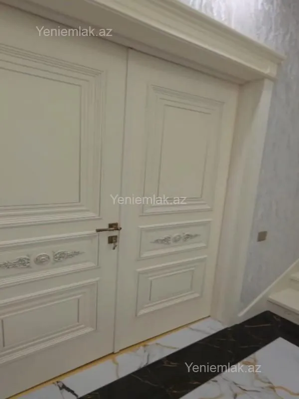 Satılır 6 otaqlı həyət evi 275 m²