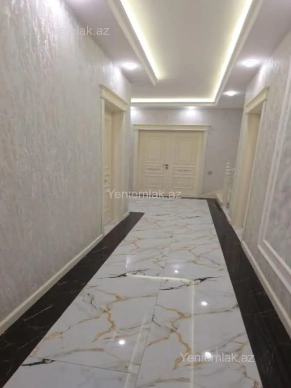 Satılır 6 otaqlı həyət evi 275 m²