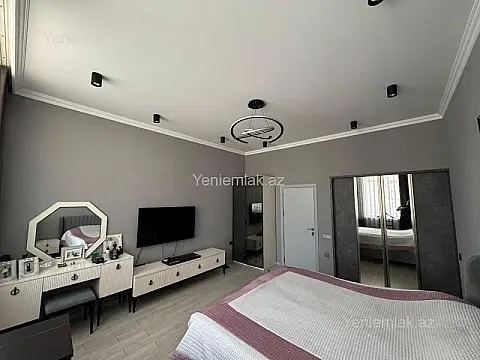Satılır 3 otaqlı köhnə tikili 100 m²