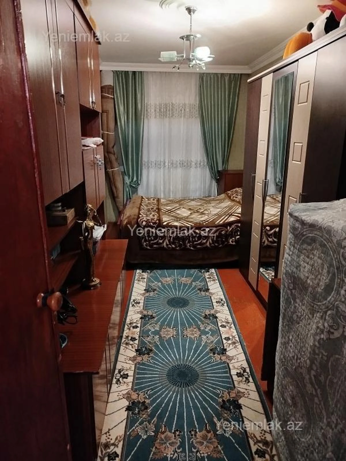 Satılır 2 otaqlı köhnə tikili 80 m²