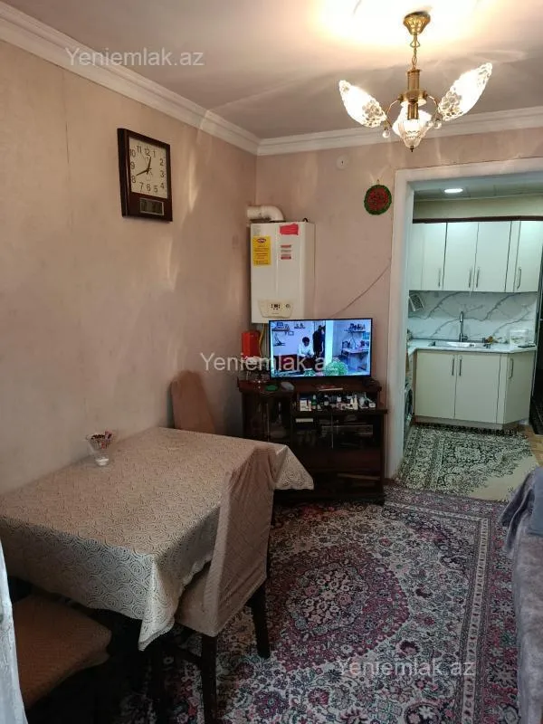 Satılır 2 otaqlı köhnə tikili 80 m²